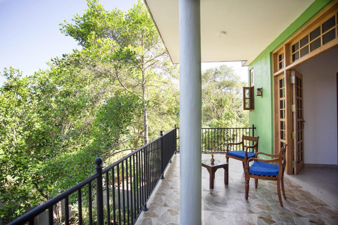 Barefoot Bungalow Hikka ฮิกคาดูวา ภายนอก รูปภาพ