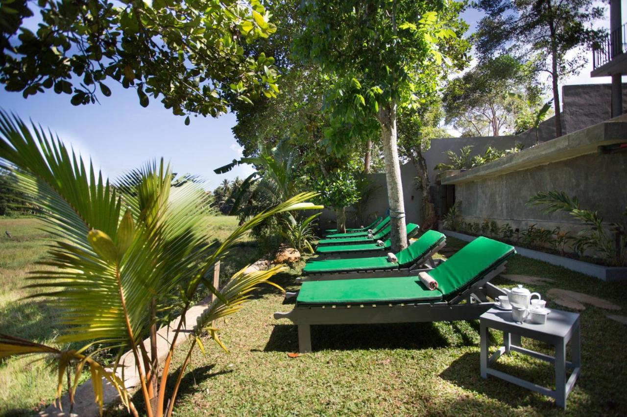 Barefoot Bungalow Hikka ฮิกคาดูวา ภายนอก รูปภาพ