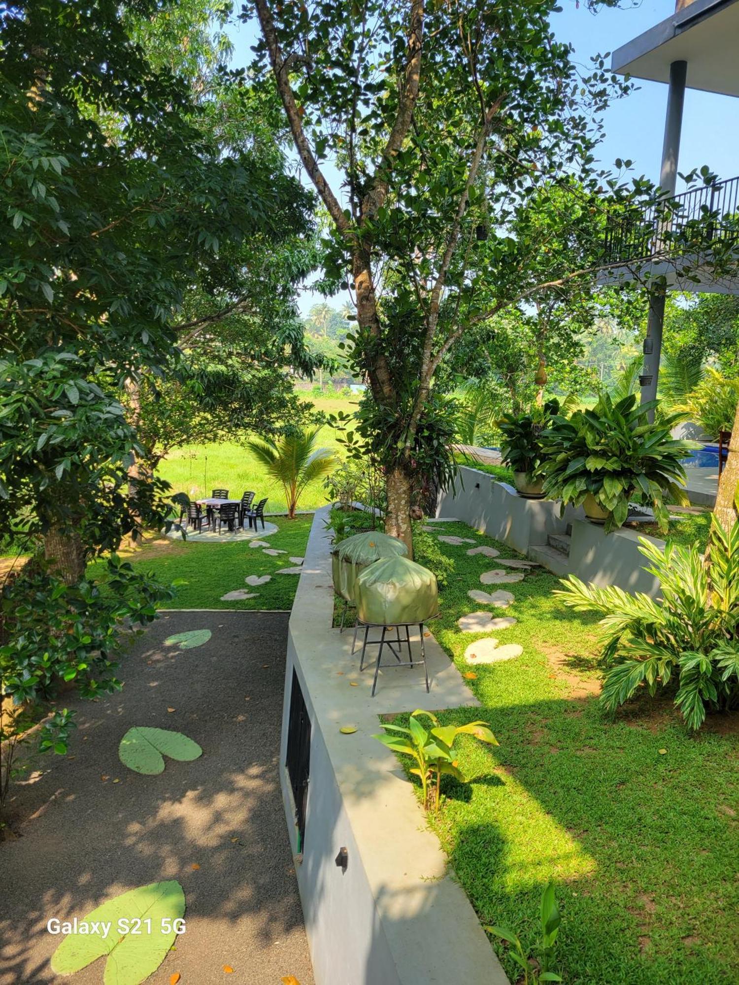 Barefoot Bungalow Hikka ฮิกคาดูวา ภายนอก รูปภาพ